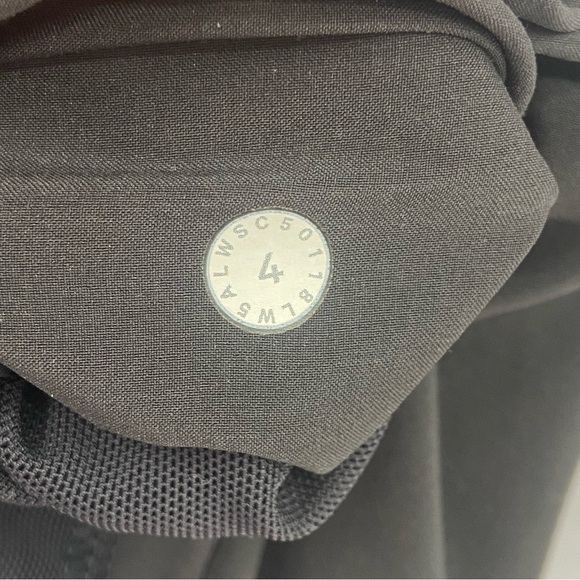 Lululemon On The Fly Pant Woven Size 4 Drawstring Pockets - Picture 8 of 8